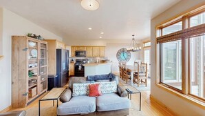 Unclassified image, 4 of 26, button - Park View Cottage - Spacious 374 Parkview Dr Home with A/C, Mountain Views, Fireplace & Garage (Steamboat Springs)