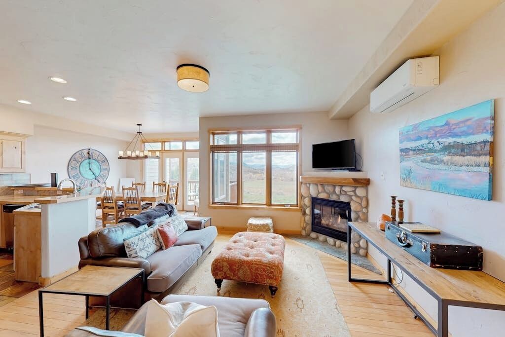 Park View Cottage - Spacious 374 Parkview Dr Home With A/c, Mountain Views, Fireplace & Garage - Steamboat Springs, CO