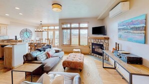 Unclassified image, 3 of 26, button - Park View Cottage - Spacious 374 Parkview Dr Home with A/C, Mountain Views, Fireplace & Garage (Steamboat Springs)