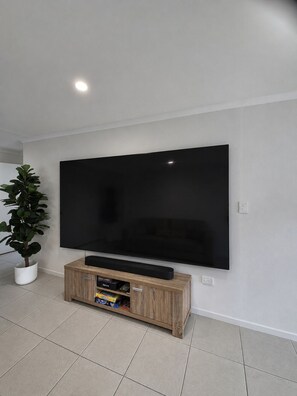 Interior - The King Street Retreat (Buderim)