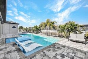 Pool - Saltwater Playhouse 1005 (Cape Coral)