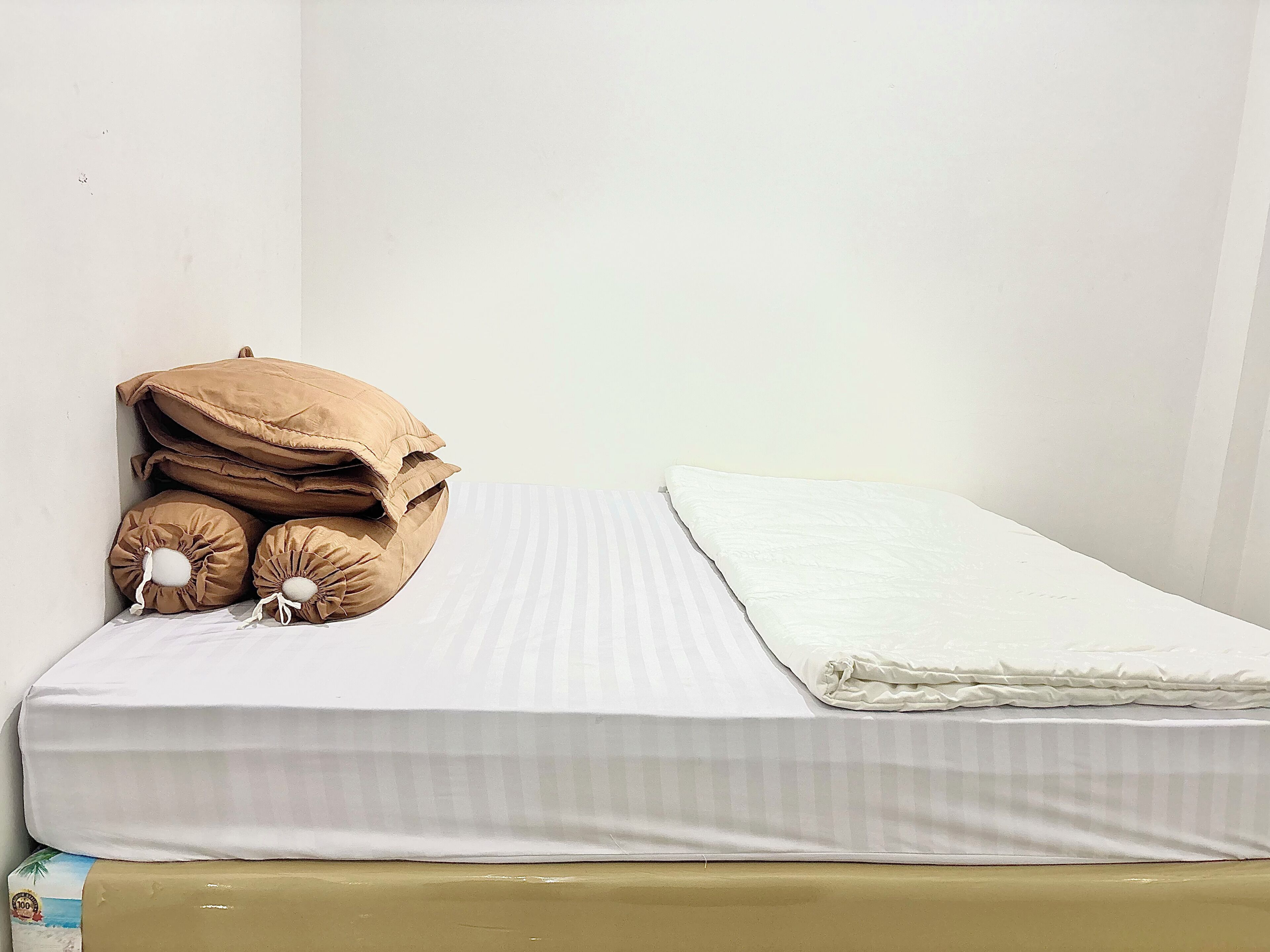 Standard Single Room | Free WiFi, bed sheets