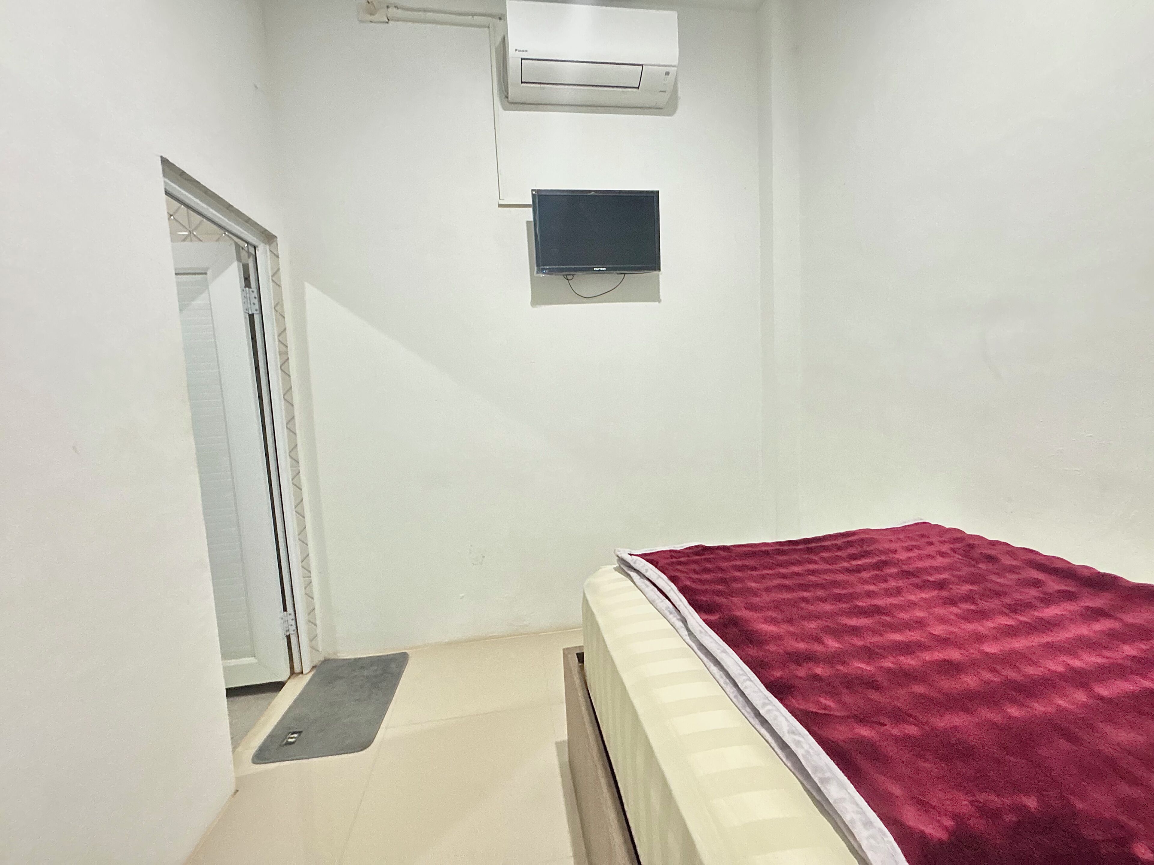 Standard Single Room | Free WiFi, bed sheets