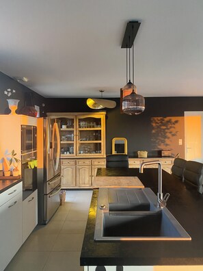 Private kitchen - House with swimming pool 10 mn from Figeac (Saint-Félix)