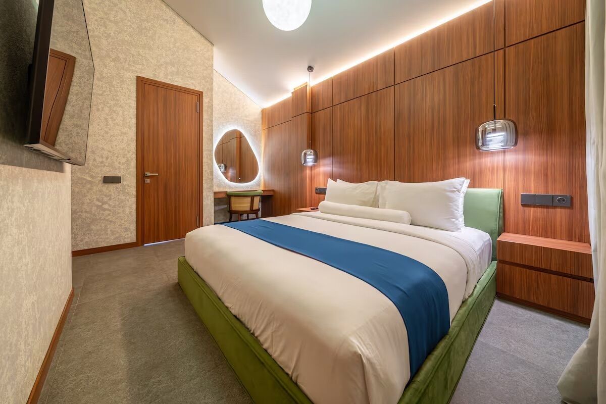 Egyptian cotton sheets, premium bedding, in-room safe