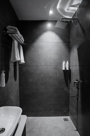 Bathroom - Hotel Modern Sarai (SRI GANGANAGAR)