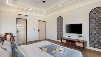 Deluxe Villa | In-room safe, iron/ironing board, free WiFi