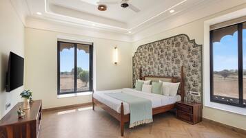 Deluxe Villa | In-room safe, iron/ironing board, free WiFi