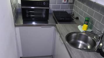 Apartment, 1 Bedroom | Private kitchen