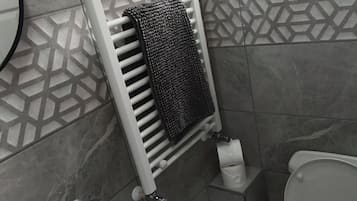 Apartment, 1 Bedroom | Bathroom