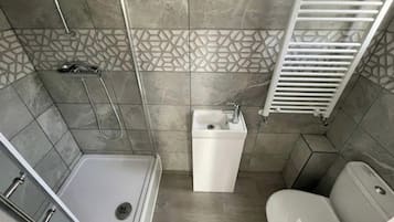 Apartment, 1 Bedroom | Bathroom