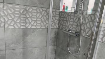 Apartment, 1 Bedroom | Bathroom