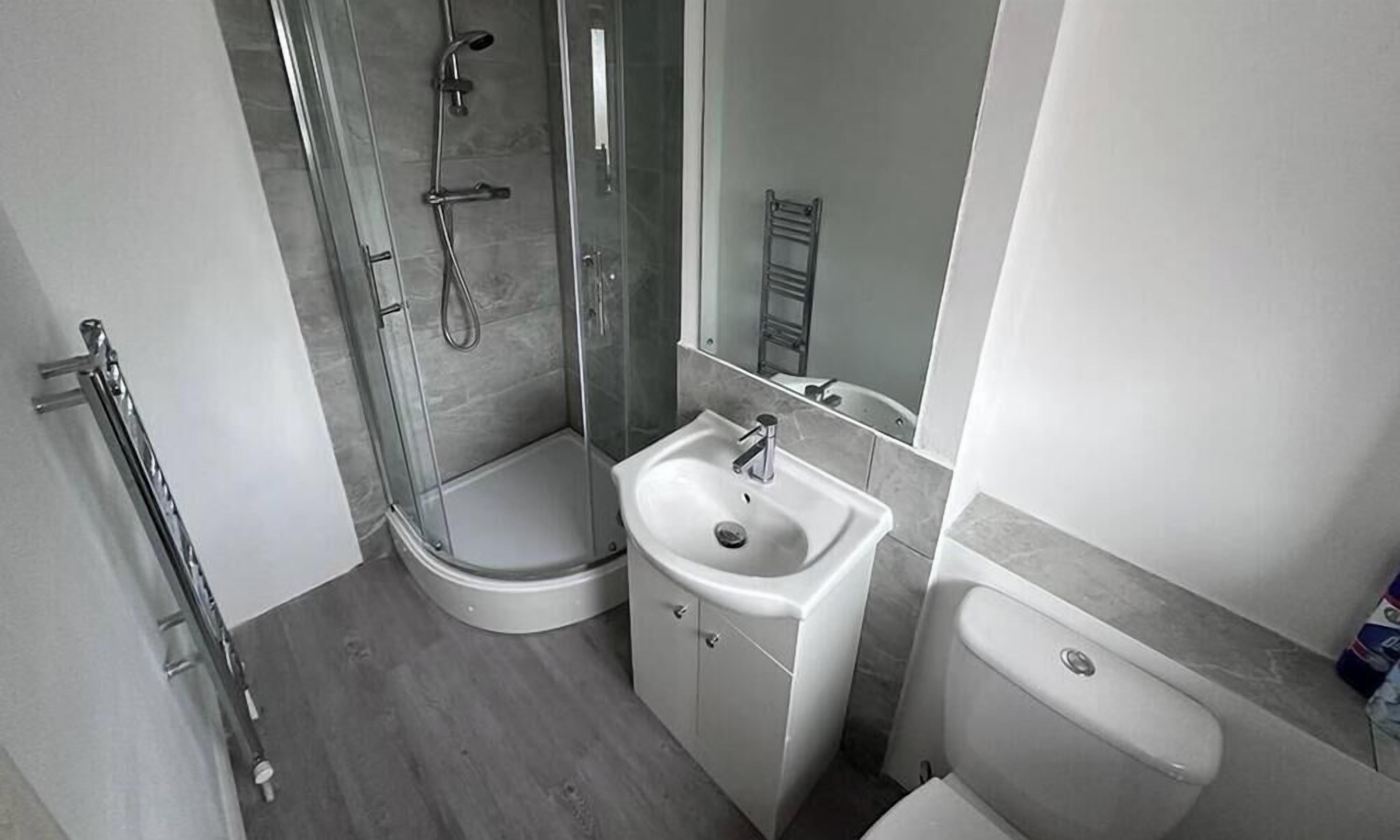 Room, 1 Bedroom | Bathroom