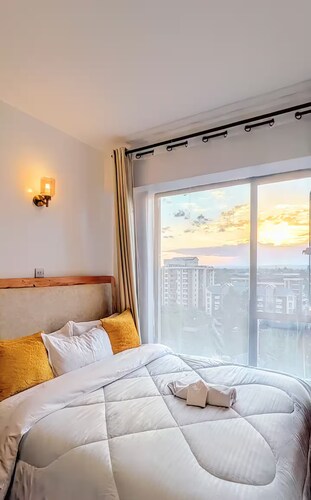 Pearl Executive Studio • Access UN Gigiri & Karura • Mountain Views • Fast Wi-Fi