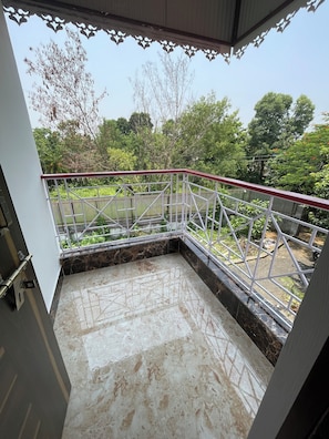 Double Room, Garden View | Blackout drapes, soundproofing, free WiFi