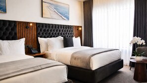 In-room safe, desk, blackout curtains, free WiFi - Regent Heights Hotel (Ruiterhof, Sandton)