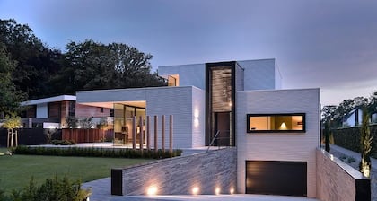 Exclusive family villa with pool, jacuzzi and 3 luxury suites in Brabant