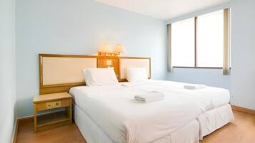 Comfort Double Room, 1 Queen Bed, Non Smoking, City View | Desk, free WiFi