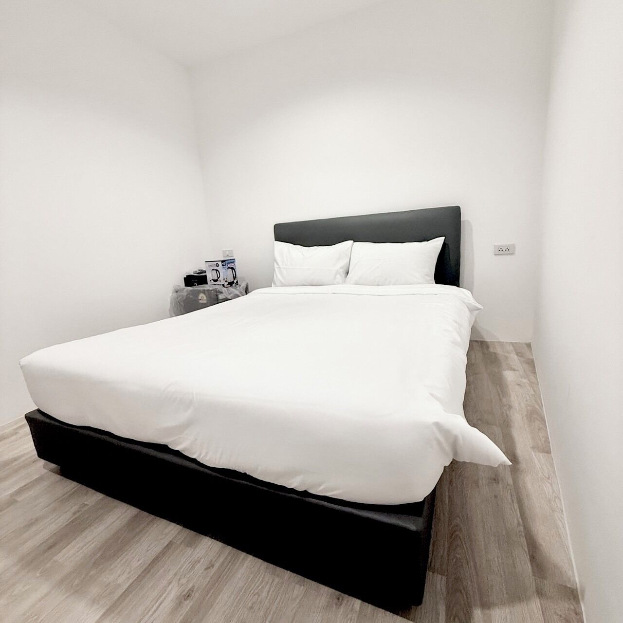 Studio – basic, 1 queensize-seng, ikke-røyk, privat bad | Skrivebord og wi-fi (inkludert)