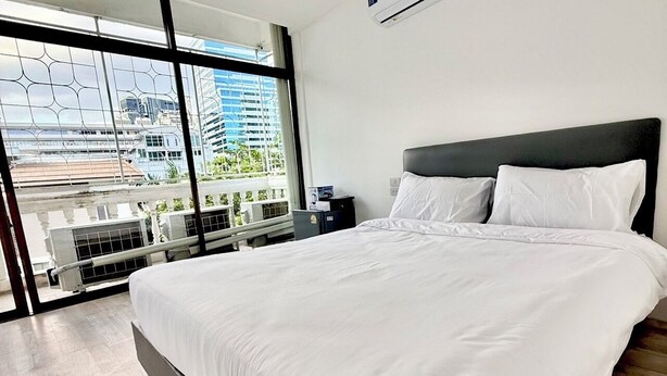 Ảnh chưa phân loại, 1 trong số 60 ảnh, nút