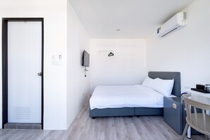 Dobbeltrom – comfort, 1 queensize-seng, ikke-røyk, byutsikt | Skrivebord og wi-fi (inkludert)