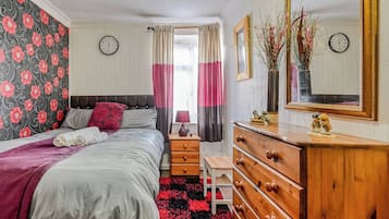 Shared Dormitory, 3 Bedrooms | 3 bedrooms