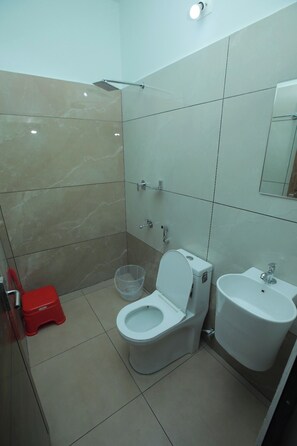 Bathroom - Premier Tourist Home (Thrissur)
