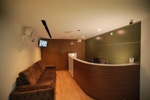 Lobby - Premier Tourist Home (Thrissur)