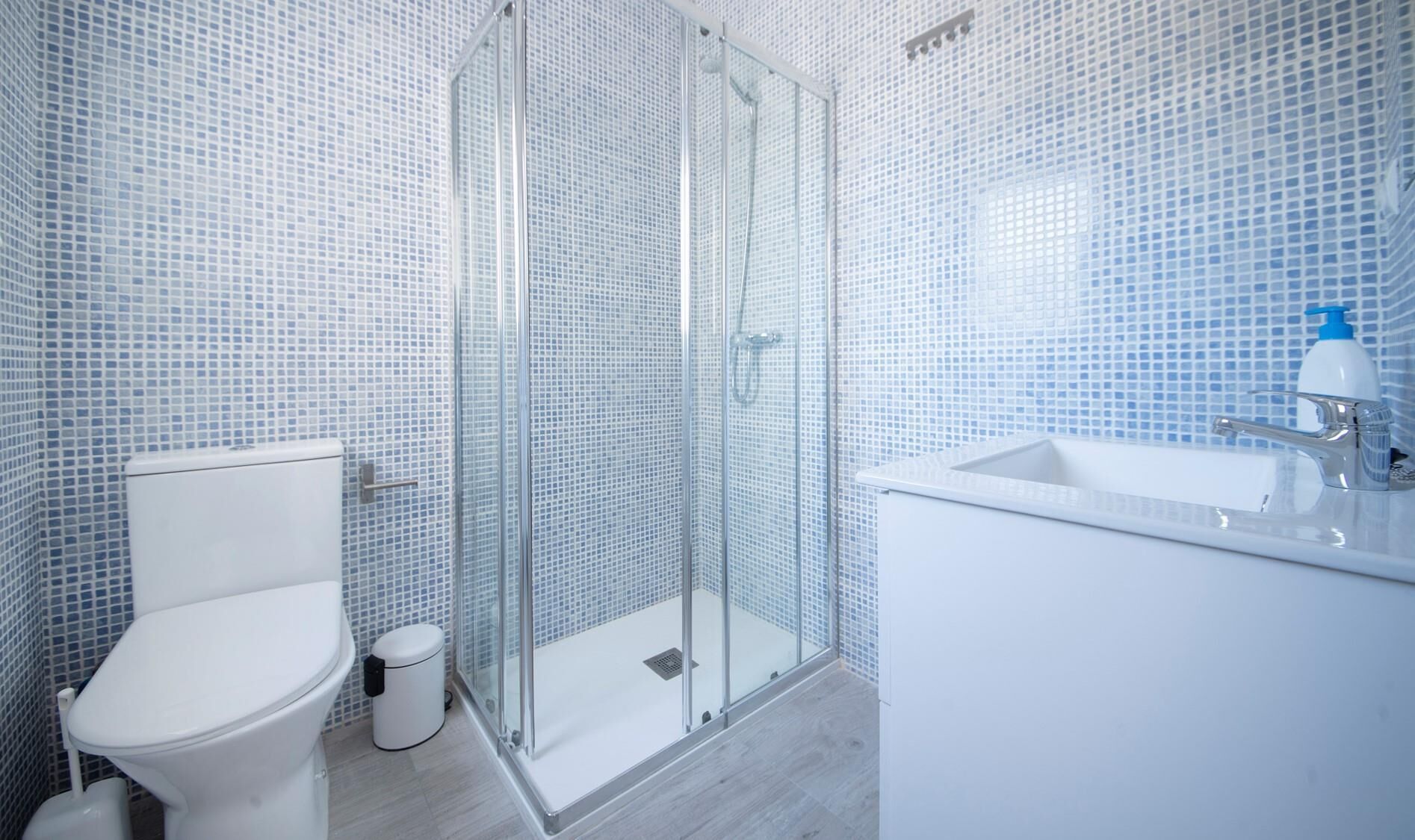 Een douche, een haardroger