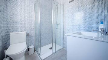Een douche, een haardroger