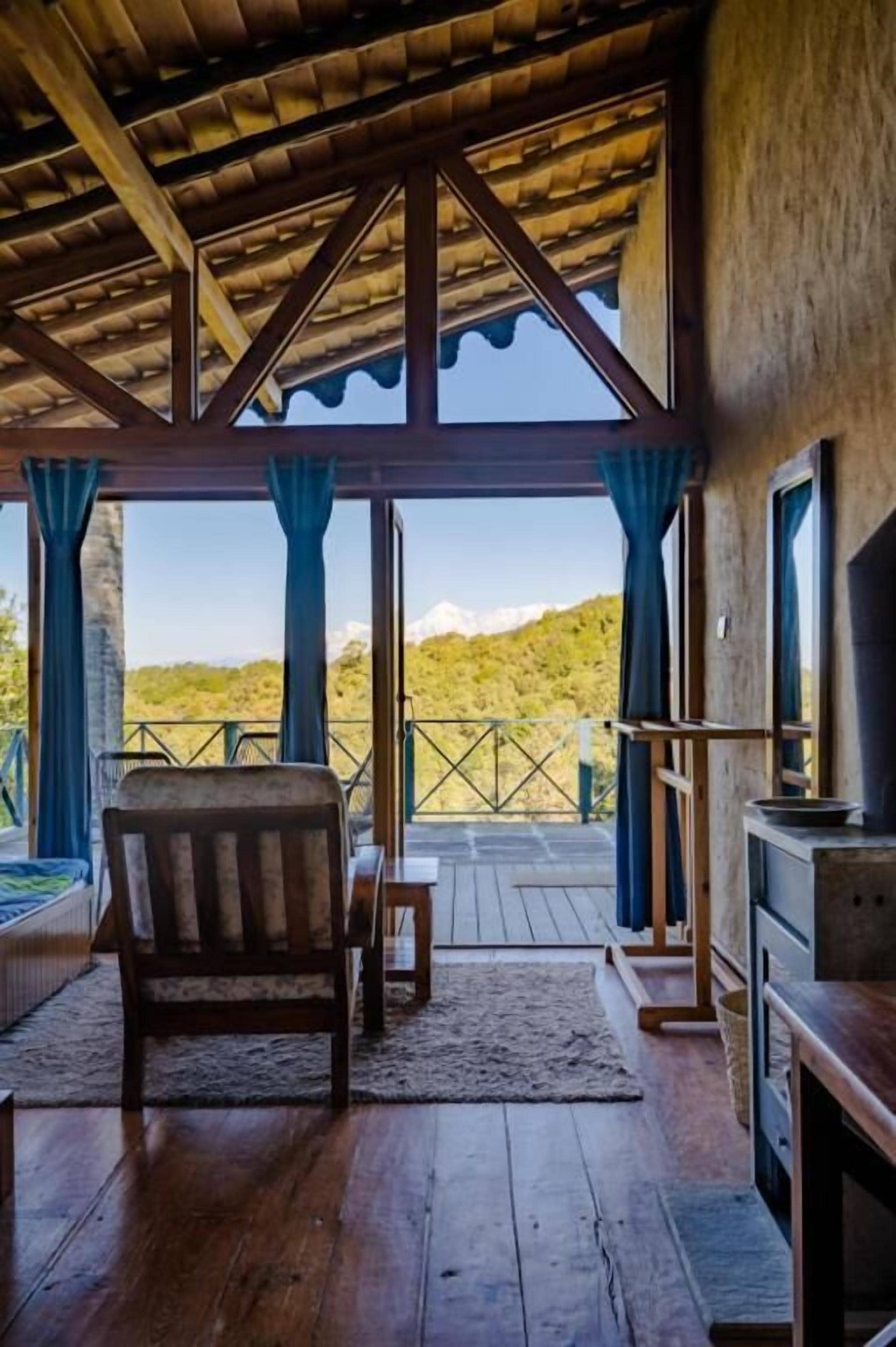 Habitació doble, pati, vistes a la muntanya | Interior