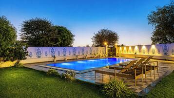 Piscine extérieure