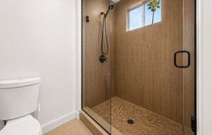 Hair dryer, towels, soap, toilet paper - 3-bedroom house in fantastic Los Angeles with AC and comfort share swimming pool (Los Angeles)