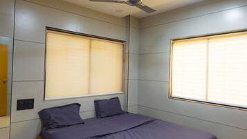 2 chambres, fer et planche Ă repasser, Wi-Fi gratuit, draps fournis