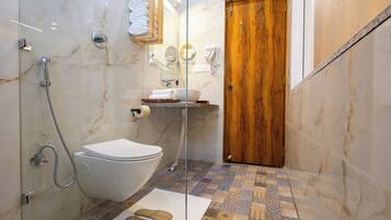 Deluxe Suite | Bathroom