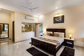 Iron/ironing board, free WiFi - ELIVAAS Mandovar 4Room with Common Pool (Udaipur)