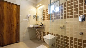 Deluxe Suite | Bathroom