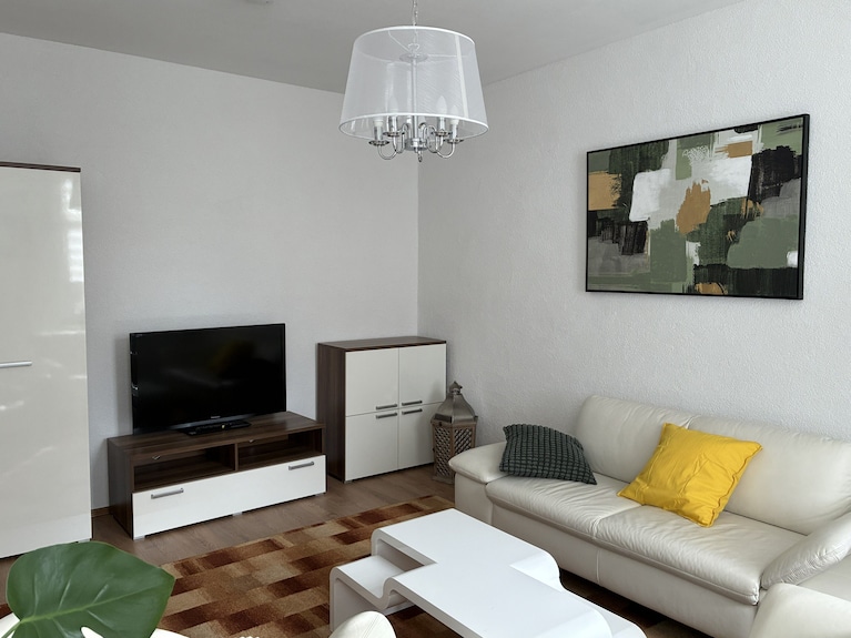 Troll Family Vacation Apartment At The Historic Market In Lößnitz In The Ore Mountains - Schneeberg