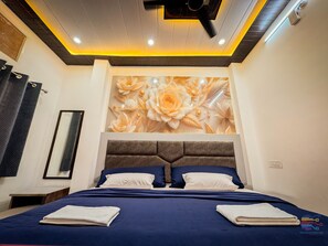 Triple Room | Free WiFi - Ganga Dham  (Vrindavan)