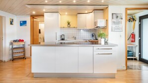 Private kitchen - Reiche Apartment “Sandra” – Spacious 2-Room Retreat with Terrace (Niedereschach)