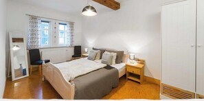 4 Schlafzimmer, Bügeleisen/Bügelbrett, WLAN, Bettwäsche