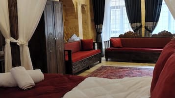Suite | Interior
