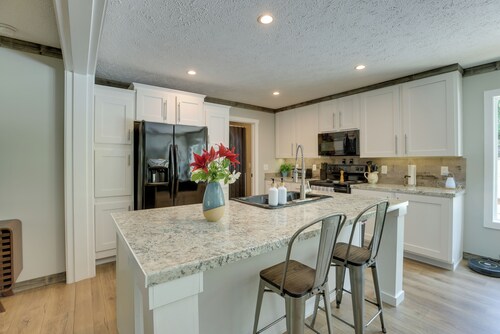Logan Martin Lake Home w/ Private Dock