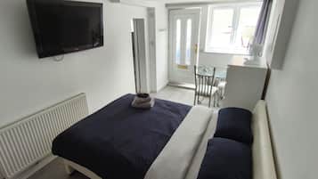 1 bedroom, iron/ironing board, internet, bed sheets