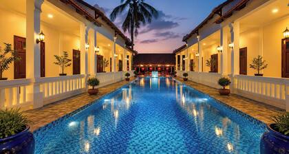 Sunset Cove Boutique Resort