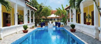 Sunset Cove Boutique Resort