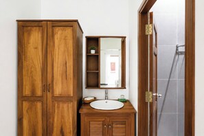 Shower, hair dryer, slippers, towels - Sunset Cove Boutique Resort (Phu Quoc)