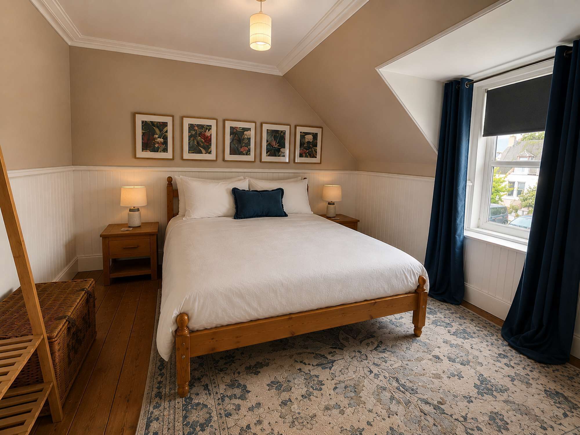 Iron/ironing board, WiFi, bed sheets