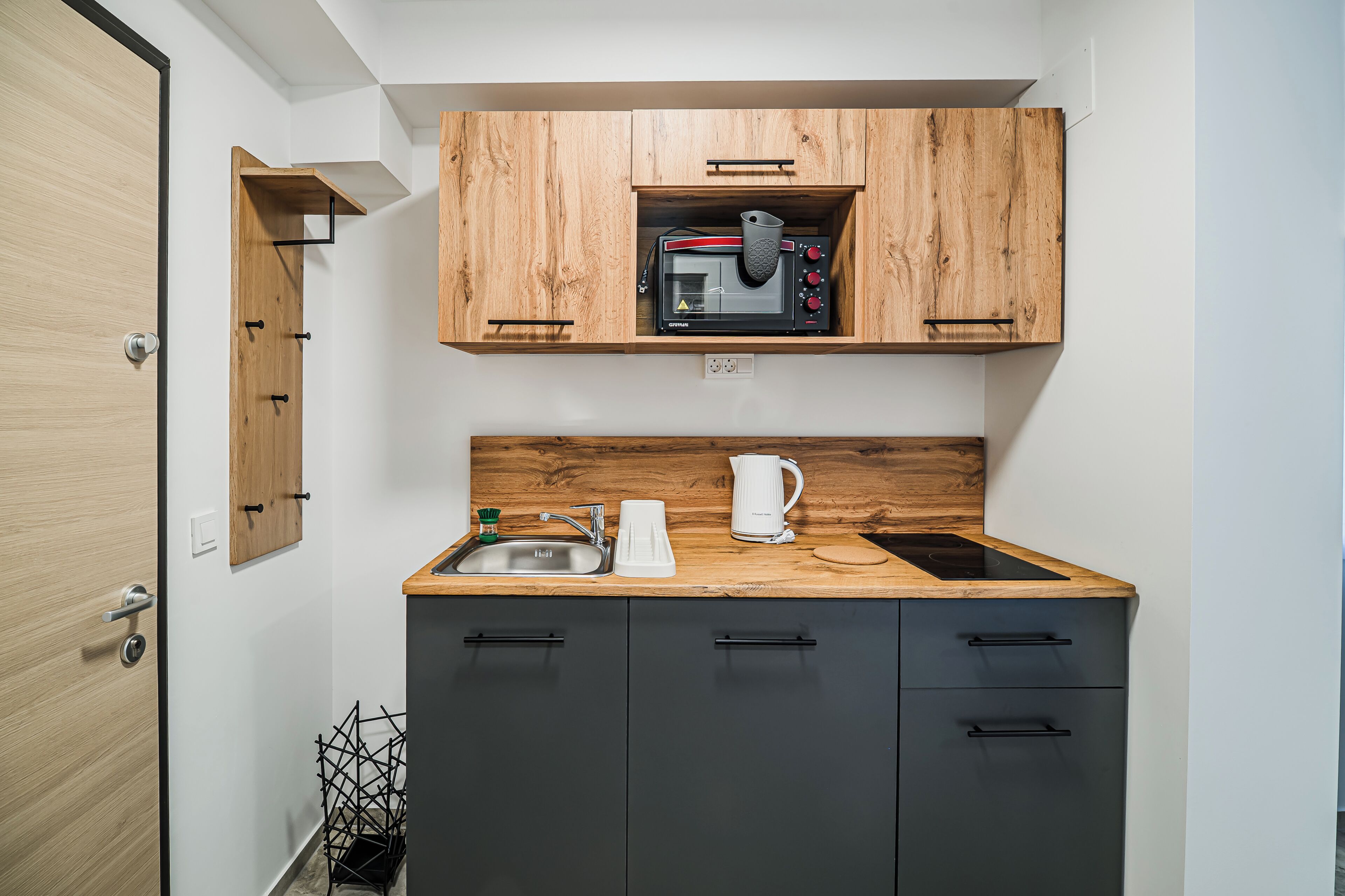 Deluxe Studio, Garden View | Private kitchen
