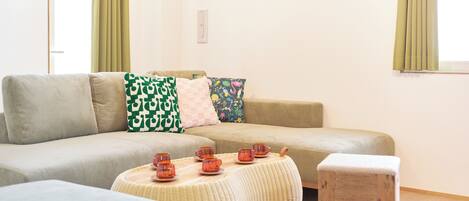 Apartment (801) | Living area